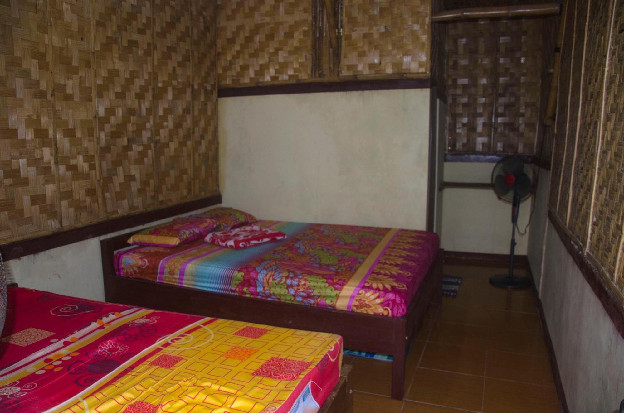 Red Island Bungalows Pasanggaran Экстерьер фото