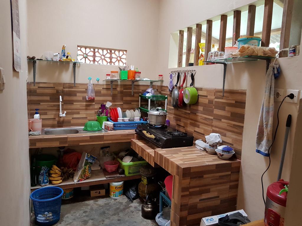 Red Island Bungalows Pasanggaran Экстерьер фото
