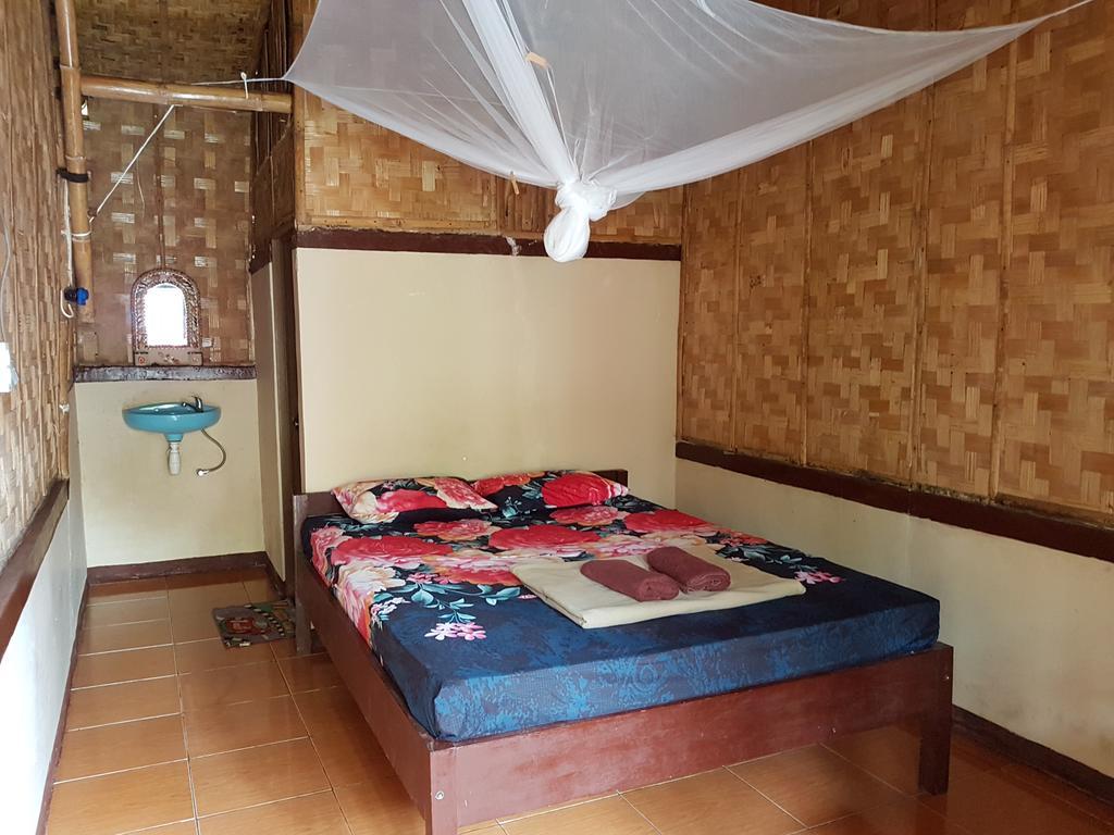 Red Island Bungalows Pasanggaran Номер фото